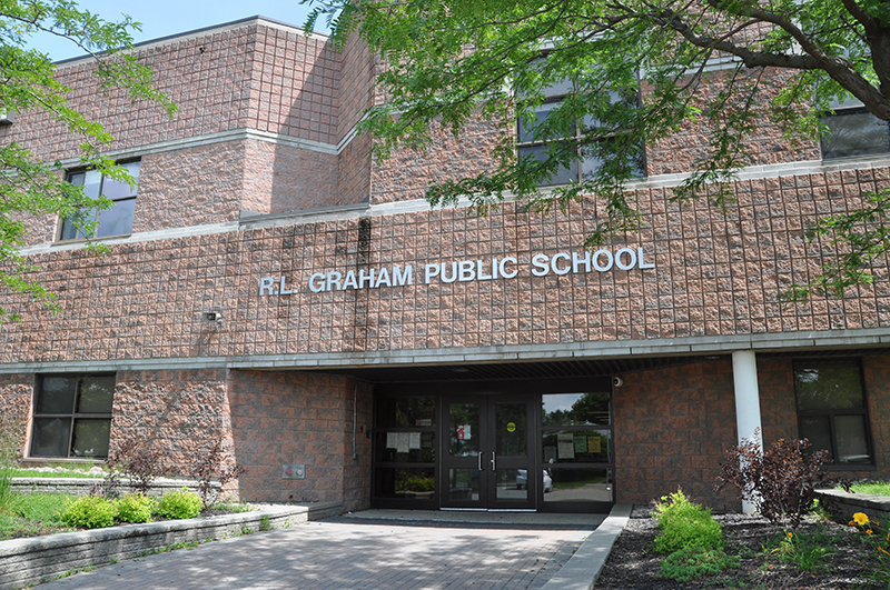 R L Graham Public School