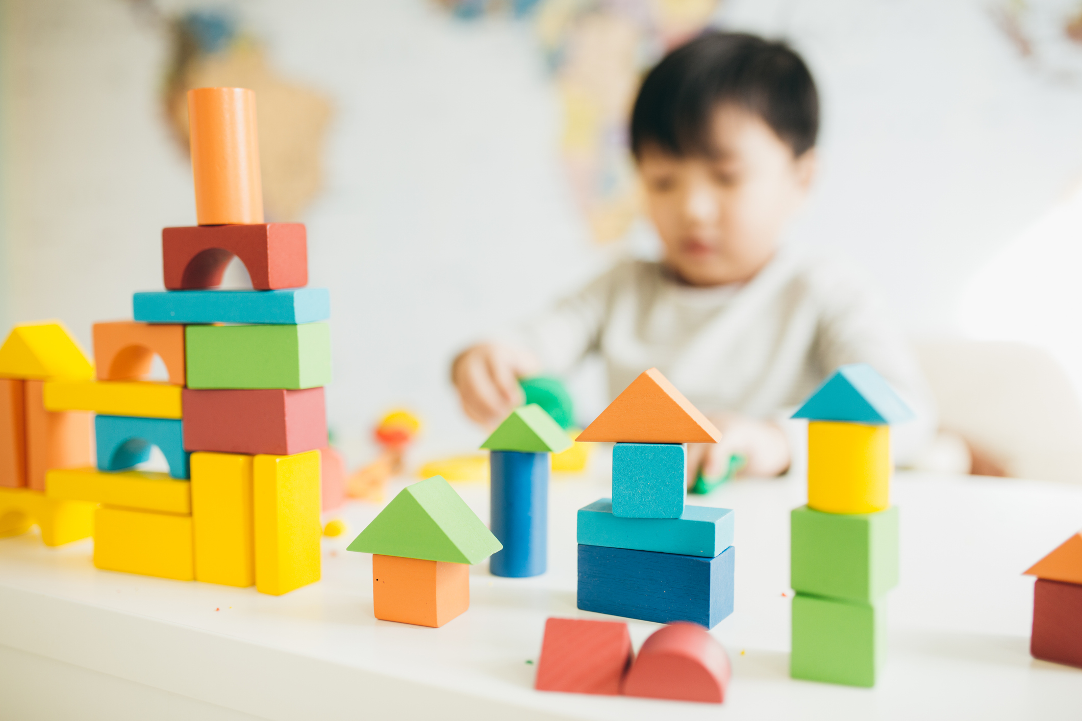 elementary student playing with blocks